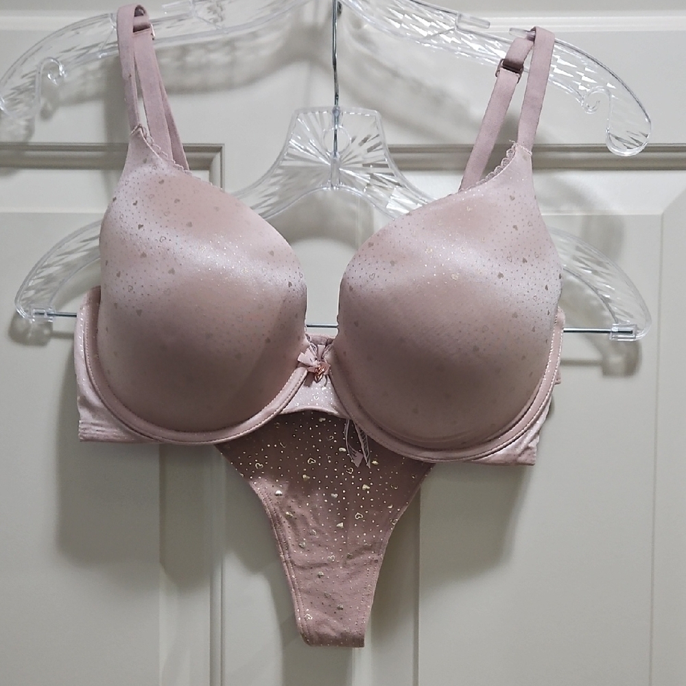 Victorias Secret Bra And Thong Set 34DD Small